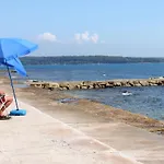 Seaside House Novigrad - 3365 Vakantiehuis
